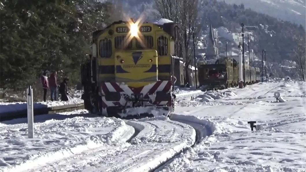 Conectando la cordillera y el mar, el Tren Patagónico sigue recorriendo la estepa