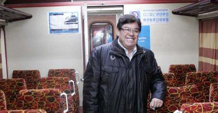 El tren de pasajeros va a llegar en cualquier momento