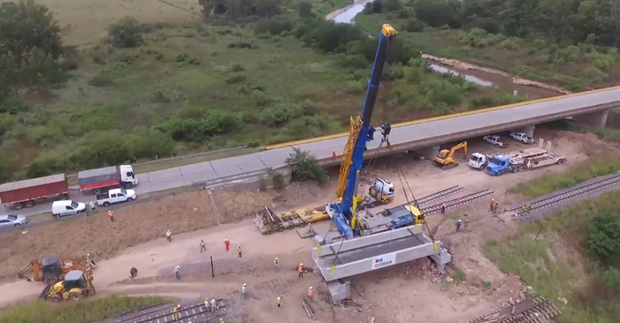 Nuevo puente en el arroyo Monje
