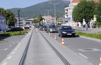 España: El Puerto testa el ramal ferroviario al muelle de Ferrazo con el paso de una locomotora