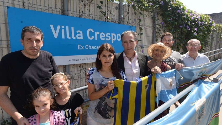 Por una movida vecinal, la estación de tren Chacarita se llama Villa Crespo