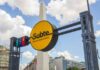 Trabajadores del subte liberan molinetes en la estación Congreso de Tucumán de la línea D
