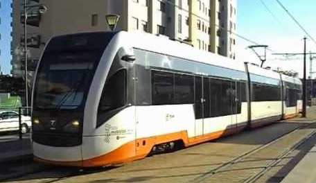 175 viajeros diarios del AVE usan el TRAM para llegar a Benidorm