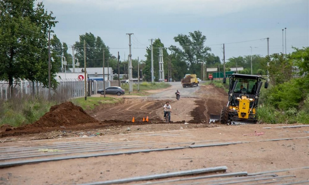 Mejoran la transitabilidad en Intendente de la Sota y las vías del ferrocarril