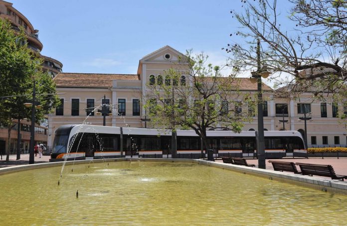 España: El tranvía de València cumple 23 años y 138 millones de viajeros