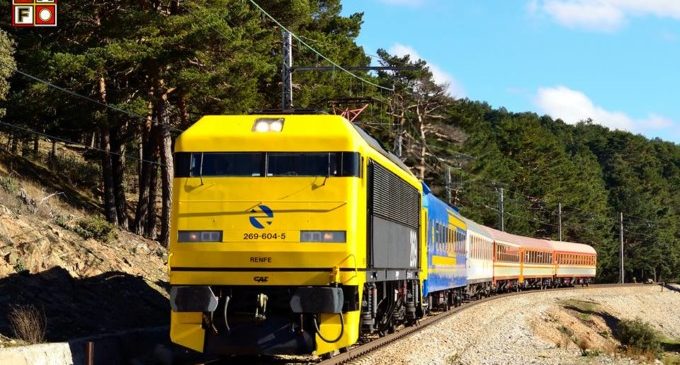 España: El Tren de los 80 llega a la Estación del Norte de Valencia