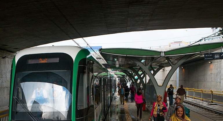 Etiopía: Inicia operación el primer tren eléctrico en África