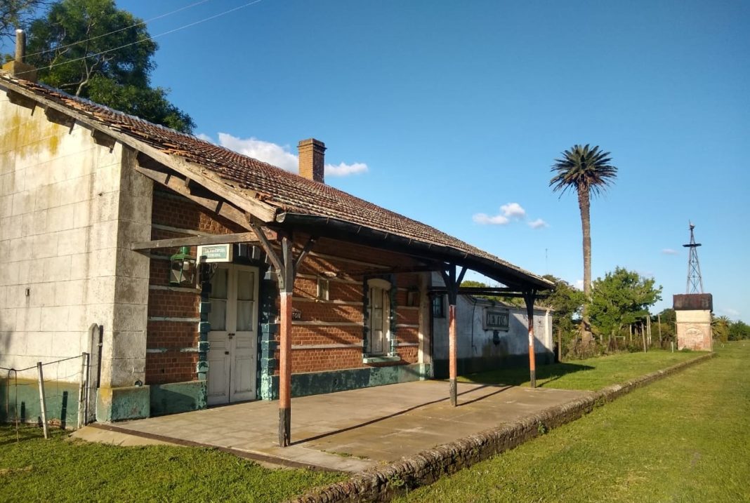 Resistencia ferroviaria: mantener las vías y soñar con la vuelta del tren