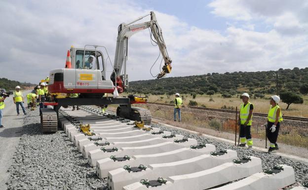 España: La adjudicataria del acceso del tren rápido a Mérida pide el concurso de acreedores