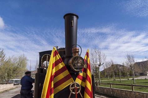 España: Utrillas celebra el Día de Aragón con el encendido del tren minero