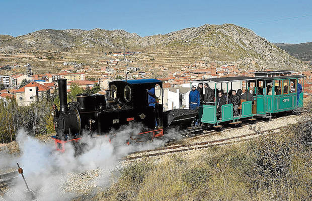 España: Un taller de empleo en Utrillas recuperará antiguas locomotoras de vapor