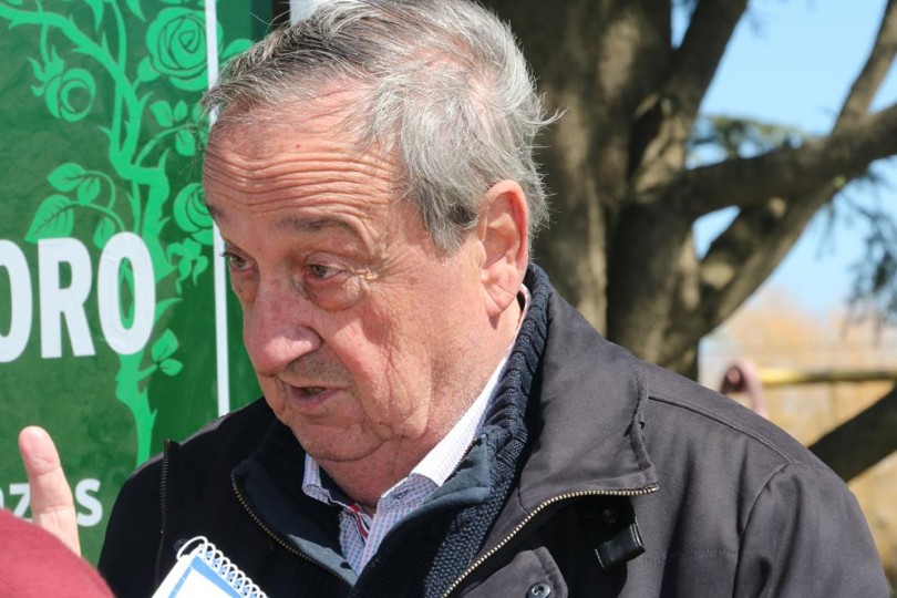 El intendente Lunghi anunció que “van a abrirse los pasos a nivel en las calles Dufau y Mosconi”